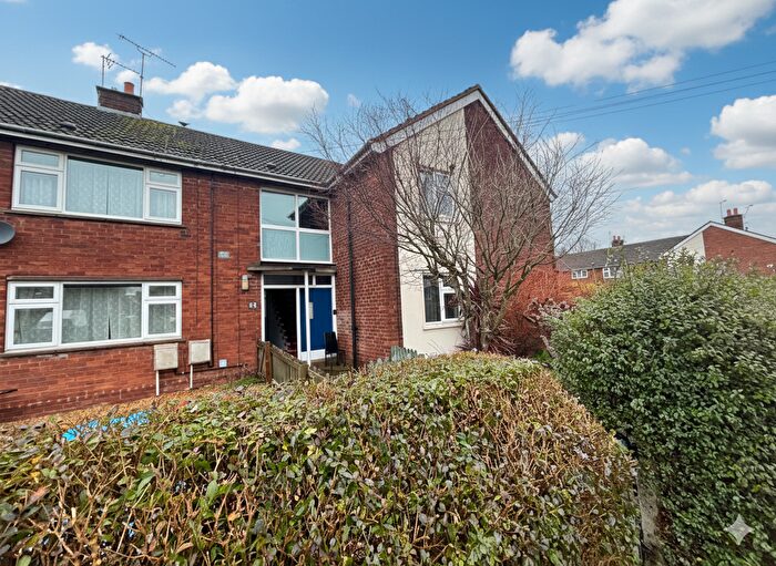 2 Bedroom Flat For Sale In Shocklach Road, Chester, CH2