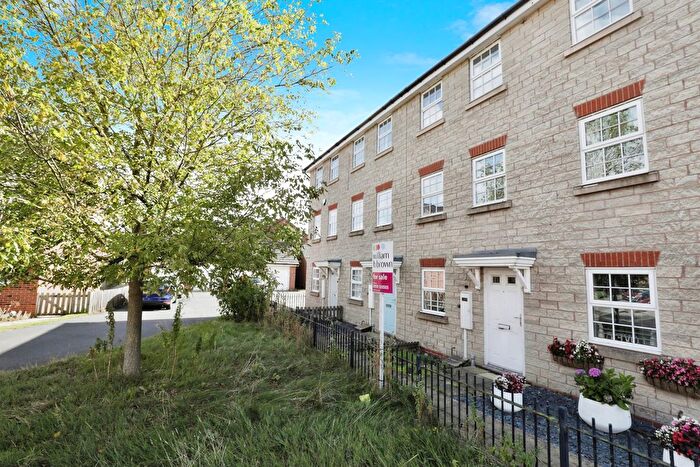 3 Bedroom Town House For Sale In Middle Meadow, Shireoaks, Worksop, S81