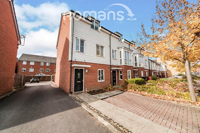 3 Bedroom Town House To Rent In St. Agnes Way, Reading, RG2