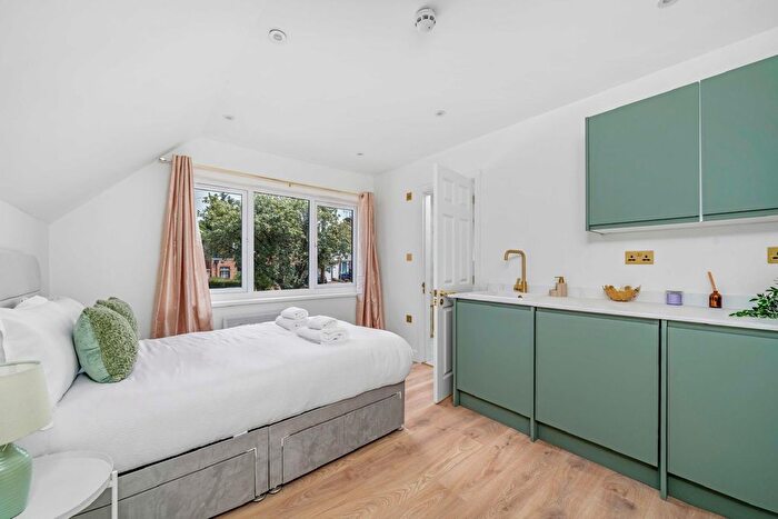 Studio To Rent In Tolcarne Drive, Pinner, HA5