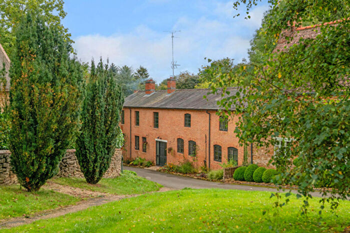 4 Bedroom Cottage For Sale In Brookside Lane Badby Daventry, Northamptonshire, NN11