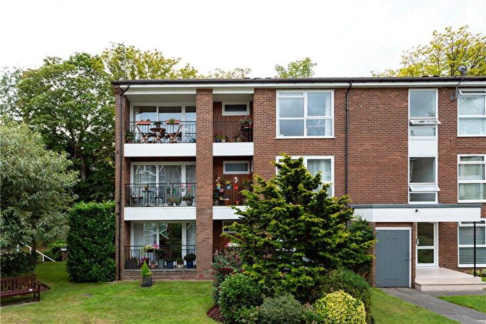 3 Bedroom Apartment For Sale In Rutland Drive, Harrogate, North Yorkshire, HG1