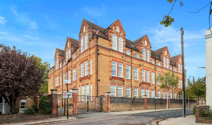 2 Bedroom Apartment To Rent In Scholars Place, London, N16