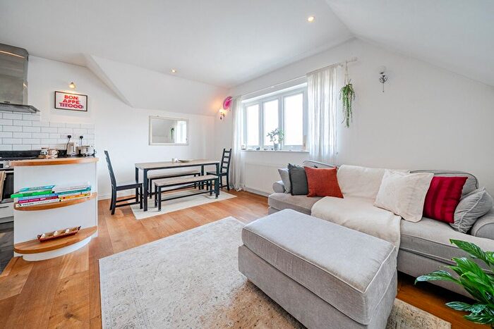 1 Bedroom Flat For Sale In Drewstead Road, Streatham Hill, London, SW16