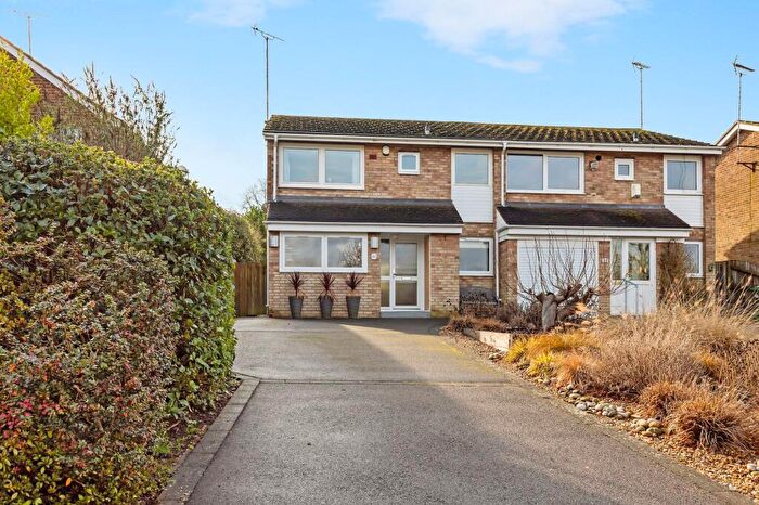 3 Bedroom Semi Detached House For Sale In Pollards Drive, Horsham, RH13