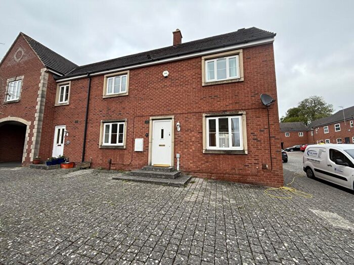 3 Bedroom House To Rent In Woodcutters Mews, Swindon, SN25