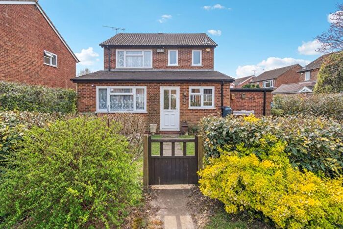 3 Bedroom Detached House For Sale In Tetherdown, Prestwood, HP16