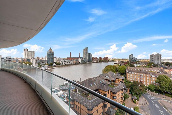 2 Bedroom Flat To Rent In Lombard Wharf, Battersea, SW11
