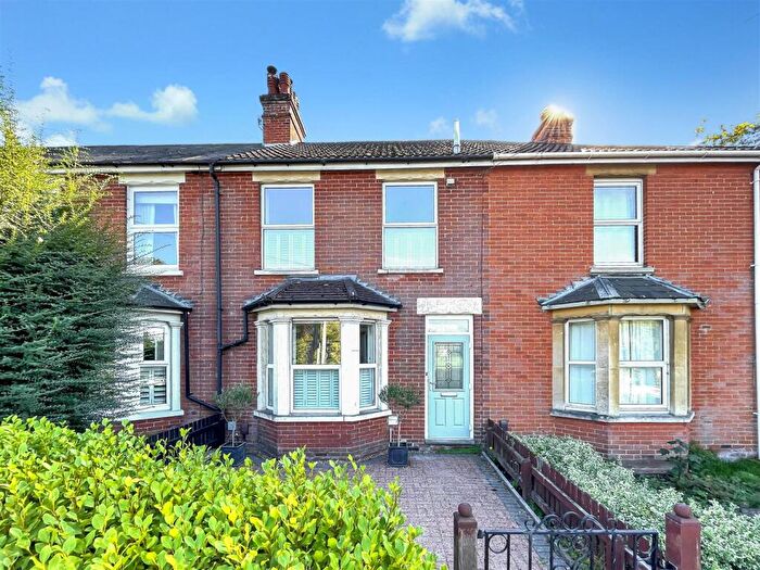 3 Bedroom Terraced House For Sale In Harnham Road, Salisbury, SP2