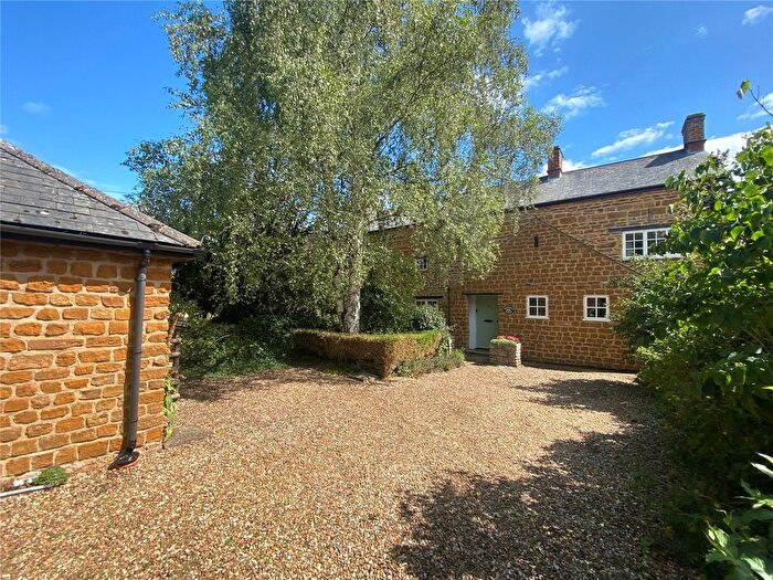 5 Bedroom Detached House For Sale In Skinyard Lane, Long Buckby, Northamptonshire, NN6