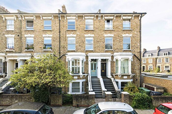 2 Bedroom Maisonette For Sale In Lilford Road, Camberwell, SE5
