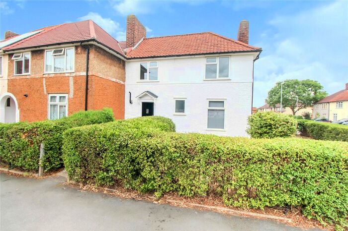 4 Bedroom End Of Terrace House To Rent In Bentry Road, Dagenham, RM8