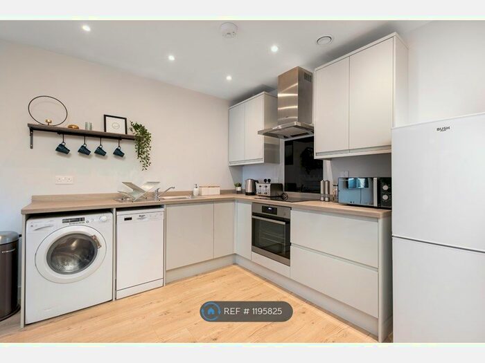 1 Bedroom Flat To Rent In Wesley Gate, Reading, RG1