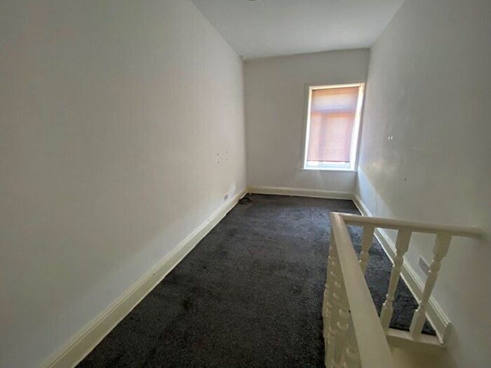 3 Bedroom End Of Terrace House To Rent In Manchester Road, Linthwaite, Huddersfield, HD7