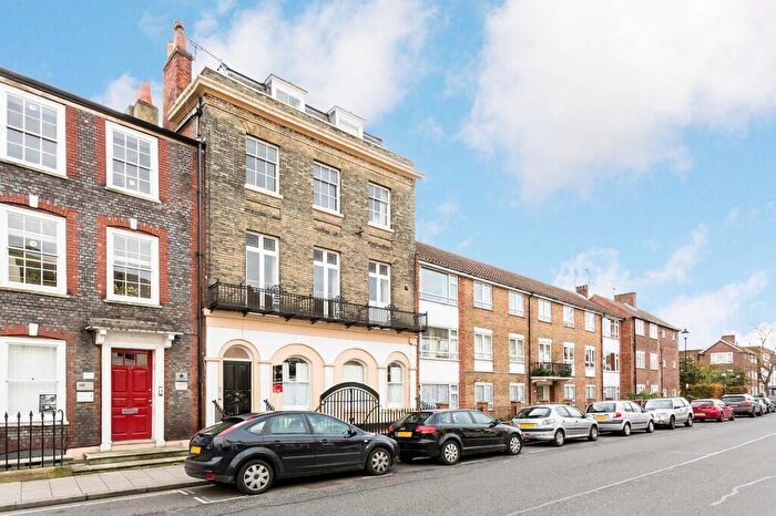 1 Bedroom Apartment To Rent In High Street, Portsmouth, PO1