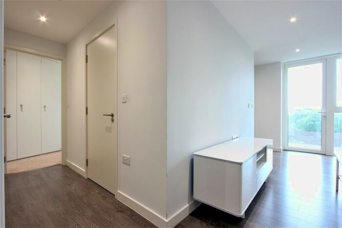 1 Bedroom Flat To Rent In Skylark Point, Newnton Close, London, N4