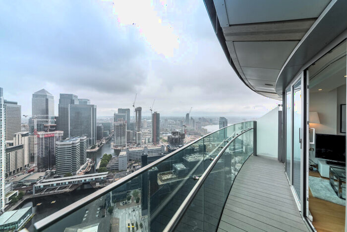 Apartment To Rent In Arena Tower, Crossharbour Plaza, Canary Wharf, London, E14