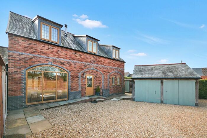 4 Bedroom Detached House For Sale In Hanstubbin Barn, Hanstubbin Road, NG16
