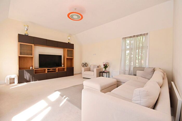 2 Bedroom Flat For Sale In Grey Lady Place, Billericay, CM11