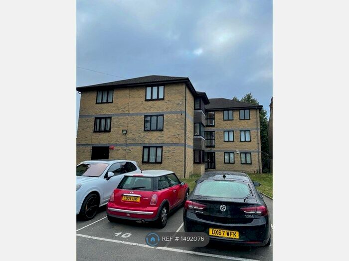 2 Bedroom Flat To Rent In Ashcroft Court, Dartford, DA1