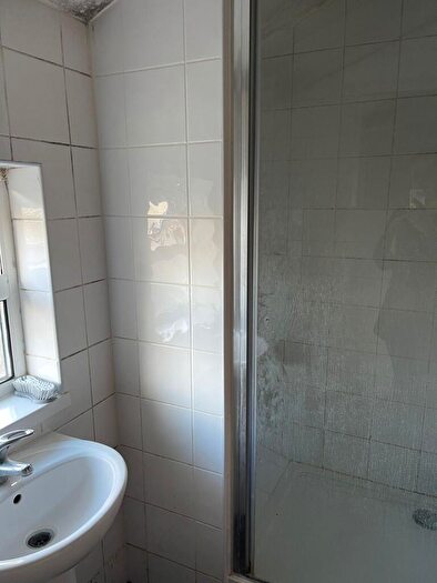 1 Bedroom Flat To Rent In Malvern Road, LU1