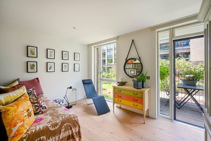 1 Bedroom Flat For Sale In Atrium Apartments, London, W10