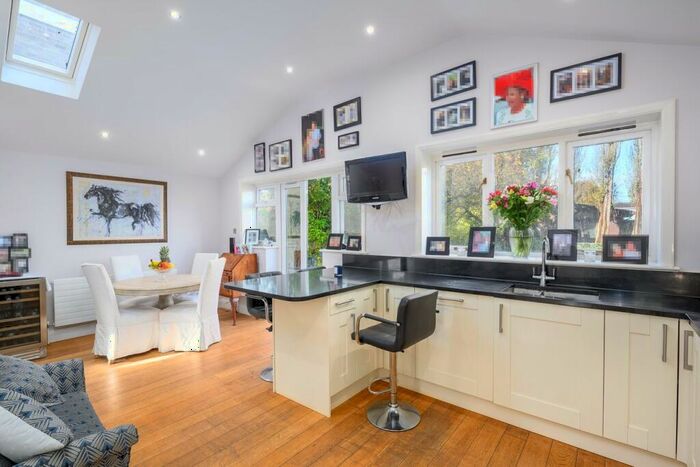 4 Bedroom Detached House For Sale In Beecot Lane, Walton-On-Thames, KT12
