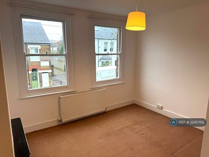 2 Bedroom Detached House To Rent In Sebright Road, Barnet, EN5