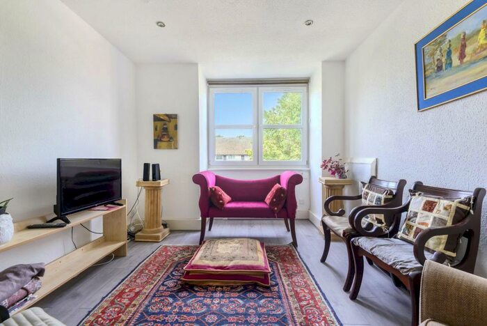 2 Bedroom Apartment To Rent In Roebuck Court, Rodney Road, New Malden, KT3