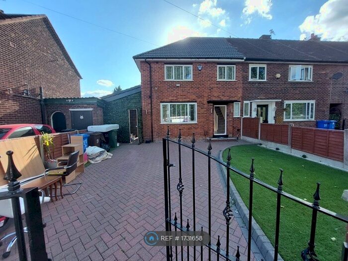 3 Bedroom End Of Terrace House To Rent In Hampshire Road, Manchester, M43