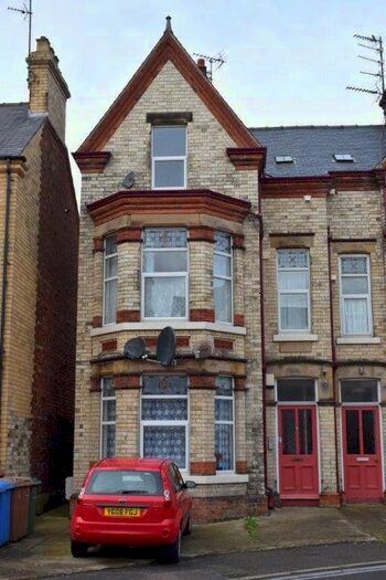 Property To Rent In Lansdowne Crescent, Bridlington, East Riding Of Yorkshire, YO15