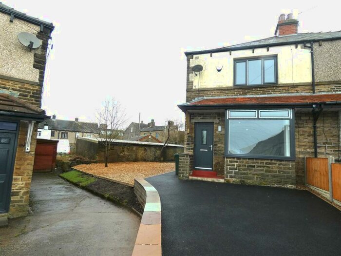 3 Bedroom Semi-Detached House To Rent In Woodlands Avenue, Queensbury, Bradford, BD13