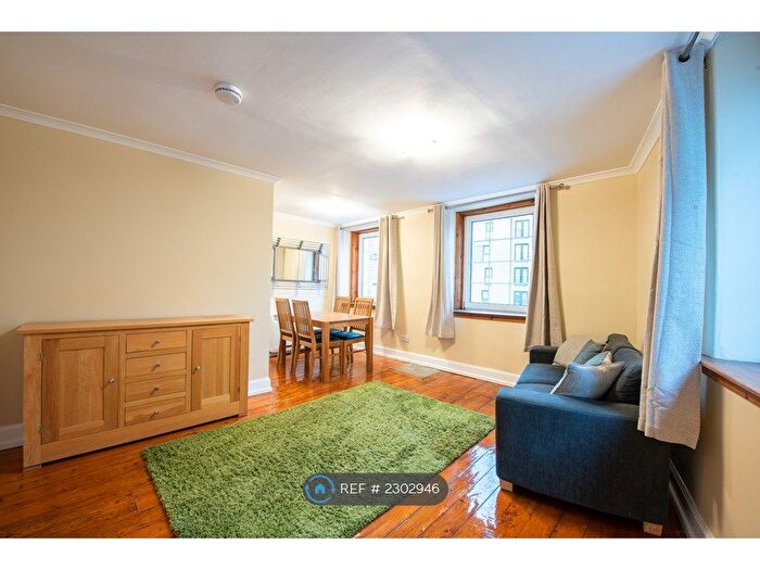 2 Bedroom Flat To Rent In Abbey Lane, Edinburgh, EH8