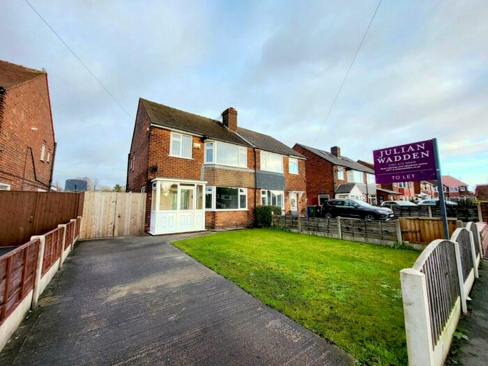 3 Bedroom Semi-Detached House To Rent In Curzon Green, Offerton, Stockport, SK2