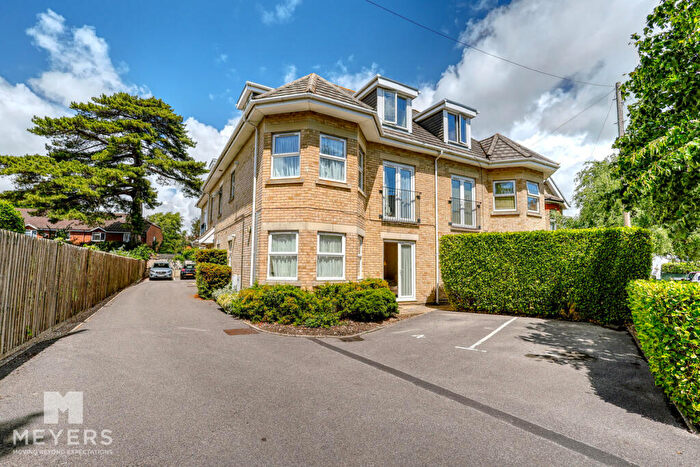 1 Bedroom Apartment For Sale In Harvey Road, Bournemouth, BH5