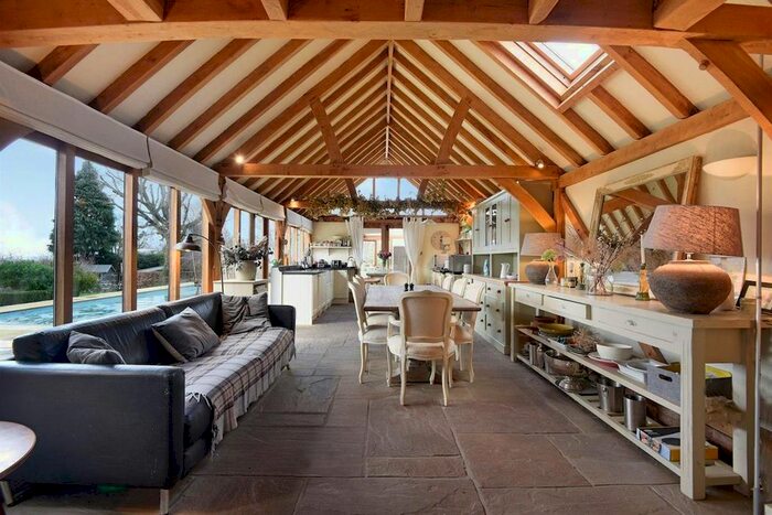 3 Bedroom Cottage To Rent In Well Hill, Orpington, BR6