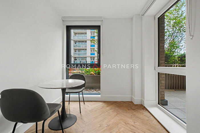 Studio To Rent In Estelle House, Bow, E3