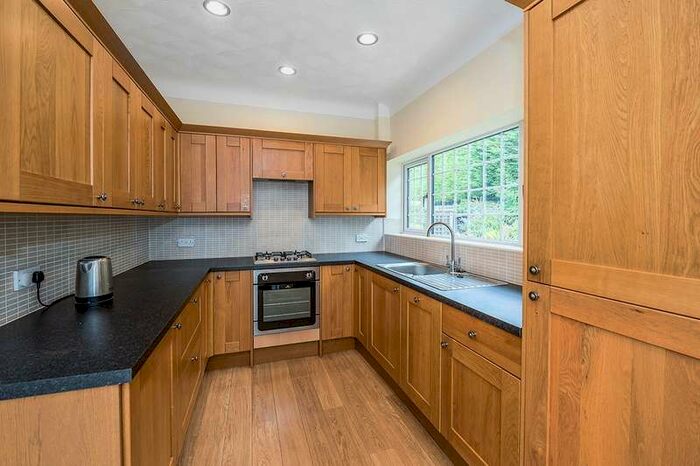 4 Bedroom Detached Bungalow To Rent In Michaels Close, Formby, Liverpool, L37