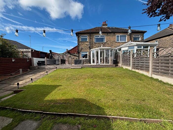 3 Bedroom Semi Detached House For Sale In , Newlands Avenue, Northowram, HX3