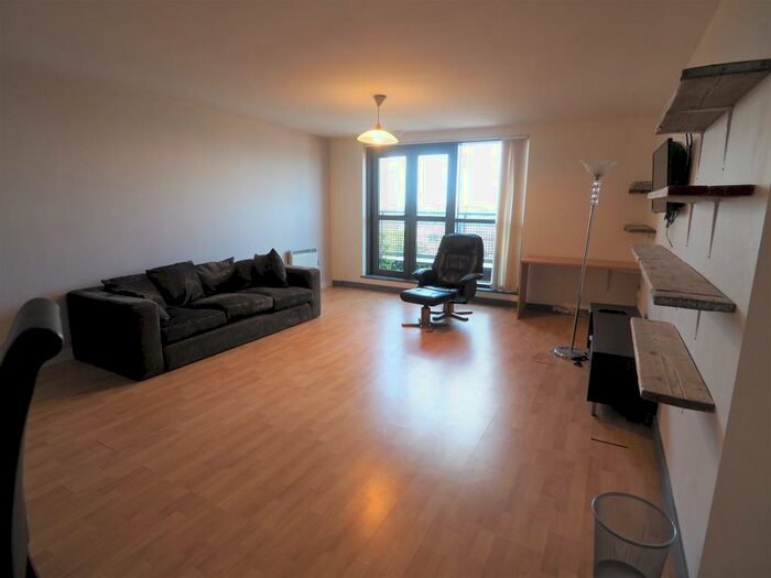 2 Bedroom Apartment To Rent In Queens Court, Hull, HU1