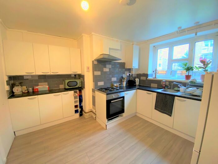 3 Bedroom Detached House To Rent In Nye Bevan Estate, London, E5