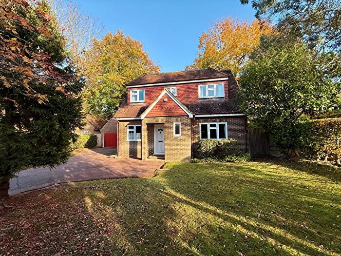 3 Bedroom Detached House For Sale In Tollhouse Lane, South Wallington, SM6