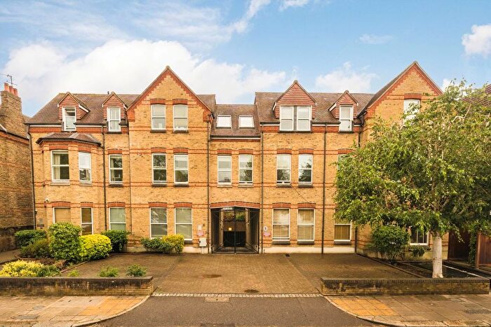2 Bedroom Flat To Rent In Grange Park, Ealing, W5