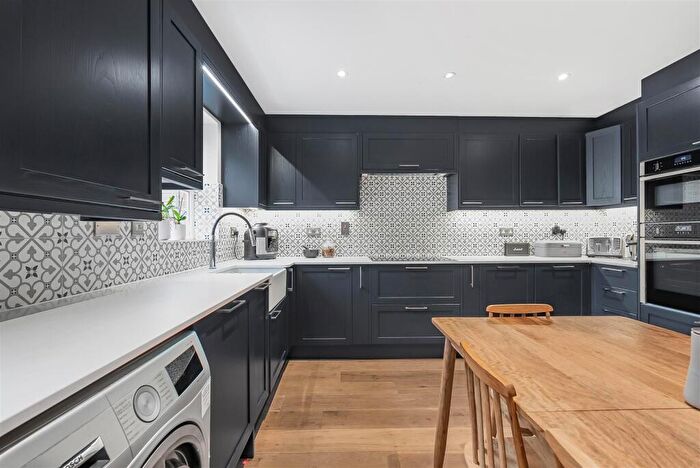 4 Bedroom Town House For Sale In Cavell Drive, Bishop's Stortford, CM23