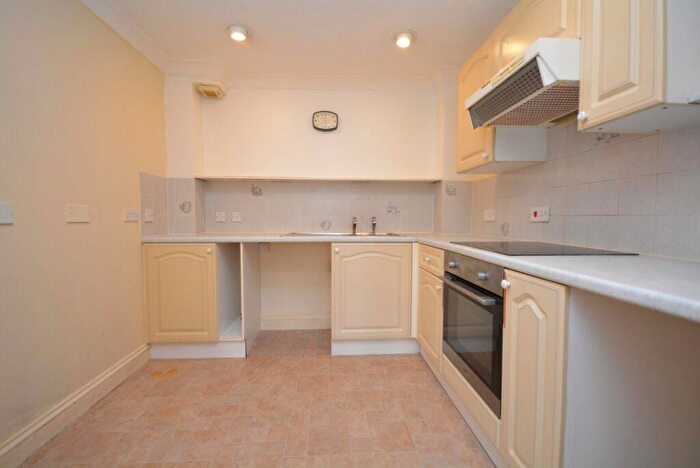 2 Bedroom Flat To Rent In Sandpiper Court, Fort Hill, Margate, CT9