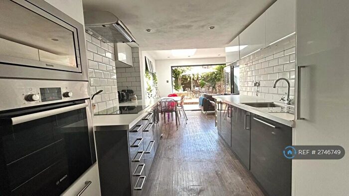 2 Bedroom Flat To Rent In Highbury, London, N5