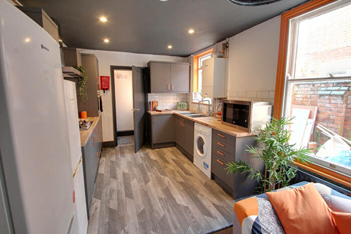 6 Bedroom Terraced House To Rent In Stretton Road, Leicester, LE3