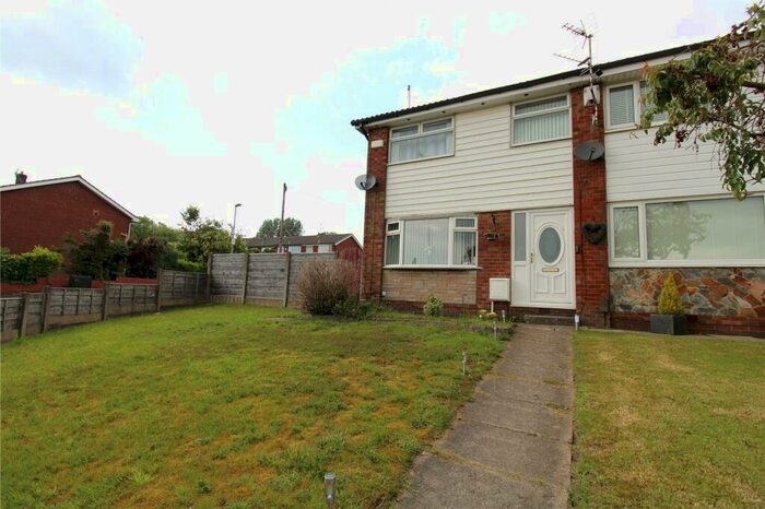 3 Bedroom Semi-Detached House To Rent In Kensington Avenue, Royton, Oldham, OL2
