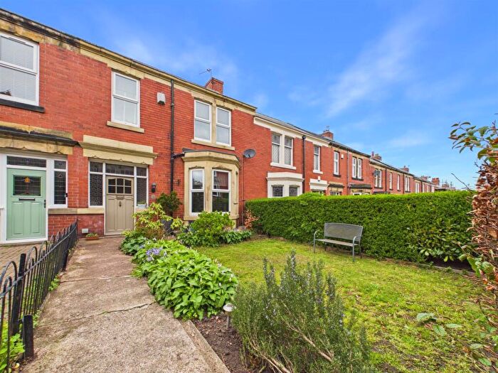 3 Bedroom Terraced House For Sale In Essex Gardens, Low Fell, NE9