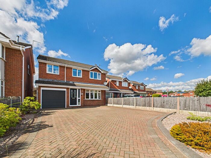 4 Bedroom Detached House For Sale In Ennerdale Road, Tyldesley, M29